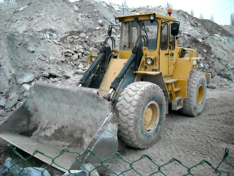 Volvo L 90 (2).jpg