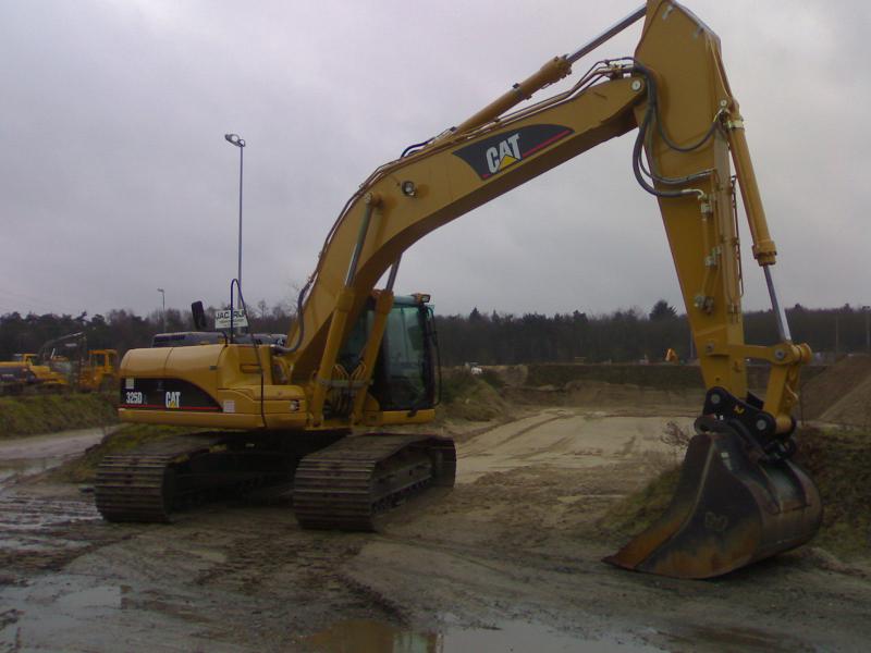 Cat  325 D L  2 JPG.JPG