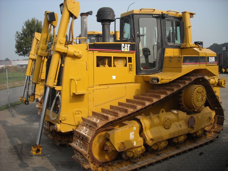 CAT D 8 R (c).jpg