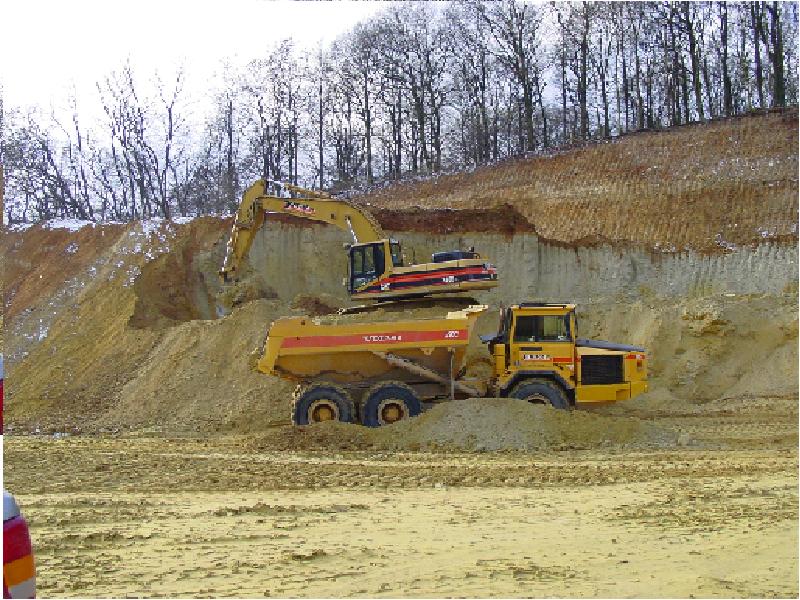 Cat 330B en Volvo A30C. 2.JPG