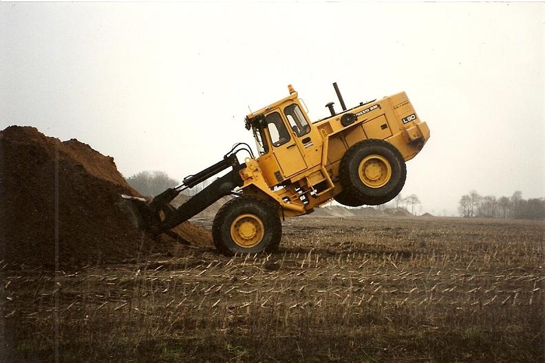 volvo l90 1988.JPG