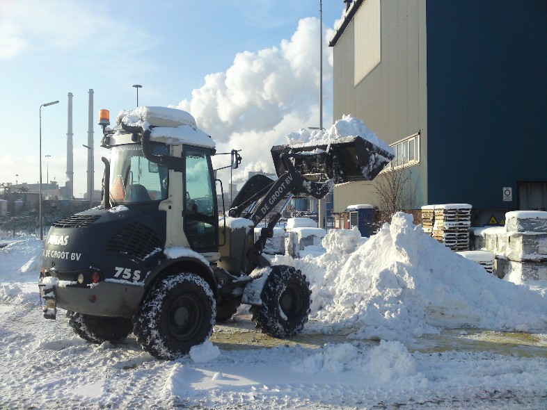 Herschaalde kopie van sneeuw schuiven 004.jpg