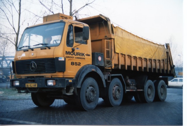 Mercedes SK1 3228 Mourik BJ-82-HR 852(L).jpg