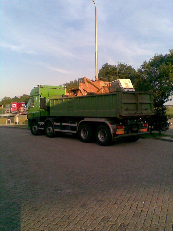 onderweg naar huis effe balletje bij tankstation