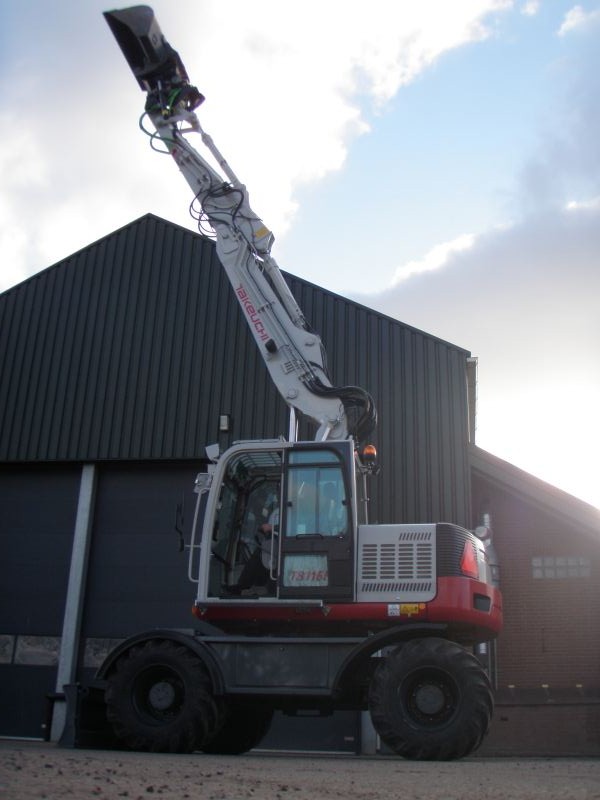 Takeuchi TB1160W 2.jpg