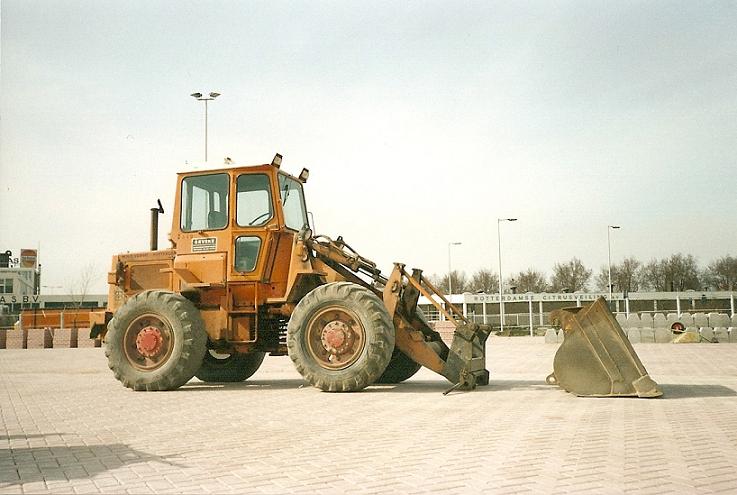 Cat 910.jpg