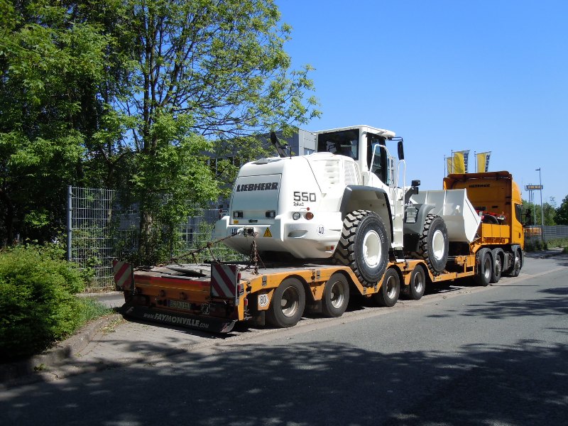 Witte Liebherr L 550 (3).jpg