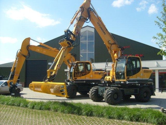 Hyundai R 170W-9 Waterschap 009.jpg