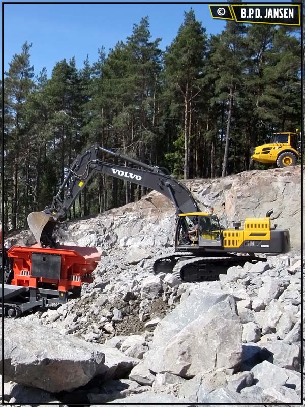 Volvo_EC480D_BREKER_VD2011_003.jpg