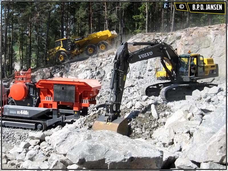 Volvo_EC480D_BREKER_VD2011_001.jpg