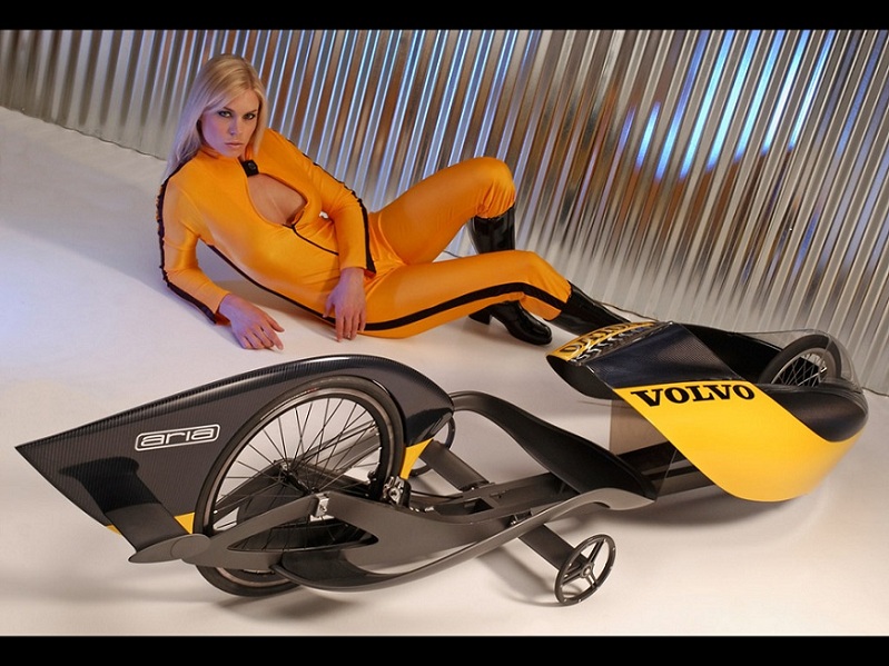 Volvo-Extreme-Gravity-Car-Woman-RA-1024x768 kl.jpg