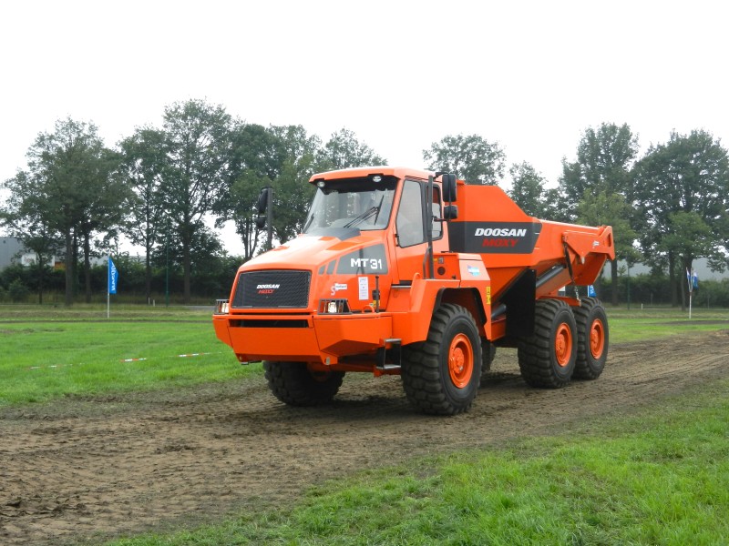 Doosan Moxy MT 31 (4).jpg