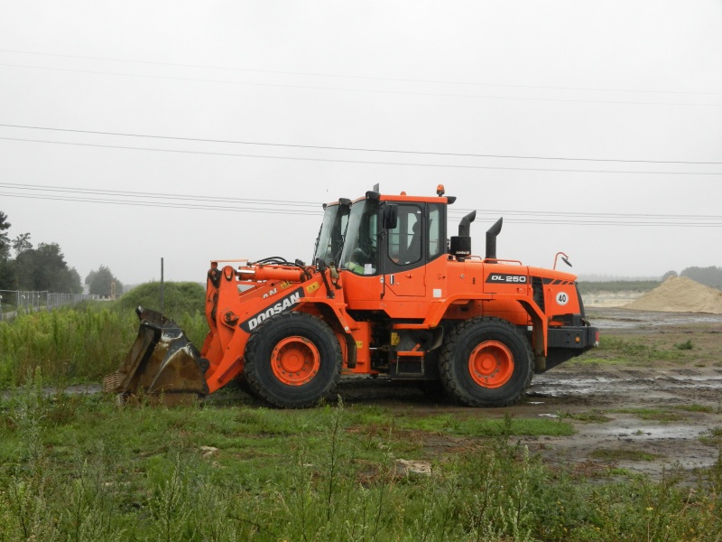 Doosan DL 250 (2).jpg