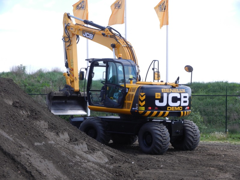 JCB 4.jpg