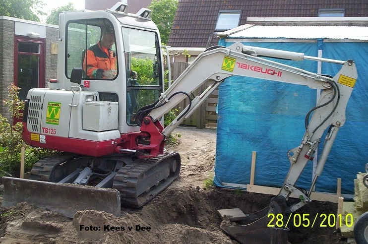 Takeuchi TB125 a.jpg