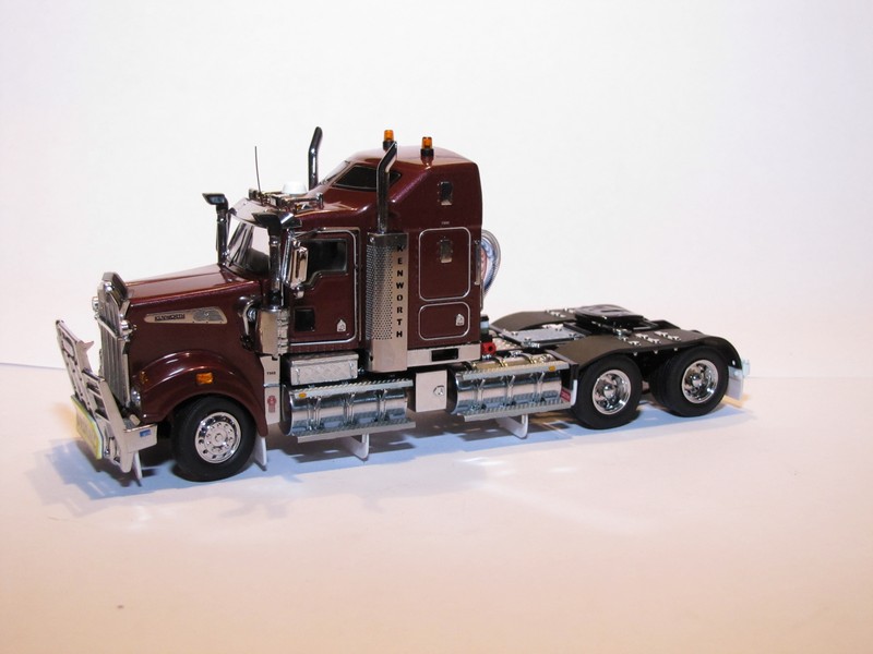 Kenworth T908 001.jpg