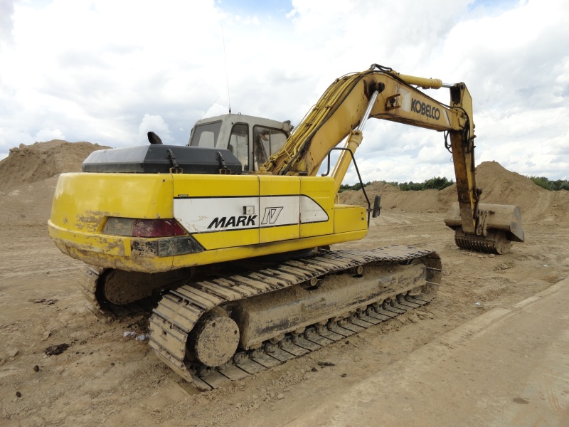 Kobelco SK 250 IV Mark (1).jpg