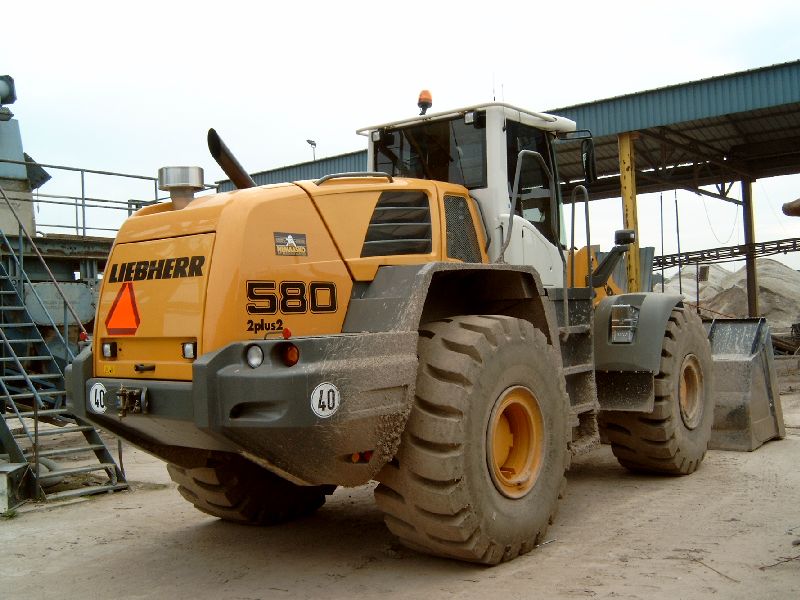 liebherr 580 3.jpg