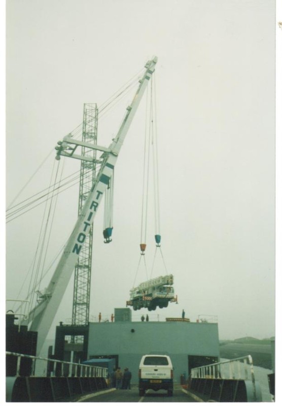 Koekkoek Demag 100 ton Triton Eemshaven.jpg