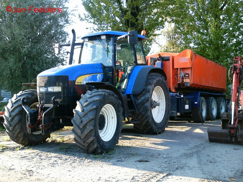 New-Holland TM 190