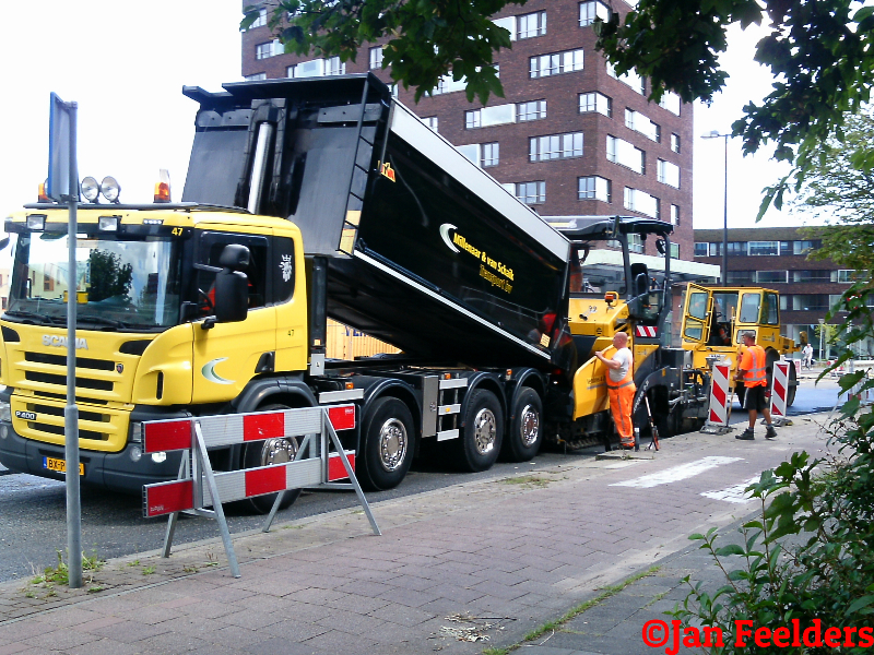 Millenaar en van Schaik transport , Asfalteren V Hogendorplaan Vlaardingen (3).jpg