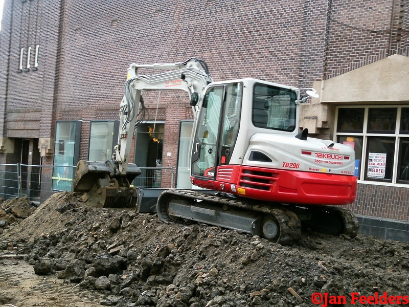 Takeuchi TB 290.jpg