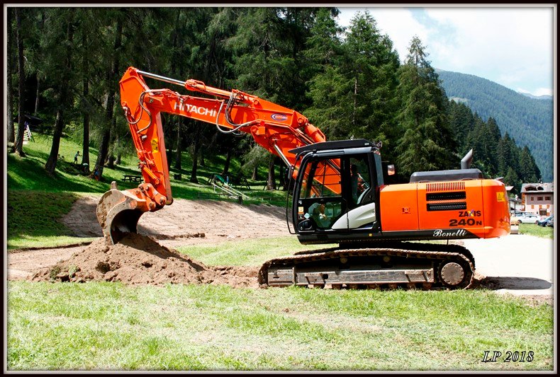 Hitachi Zaxis 240N-5 Bonetti 001.JPG