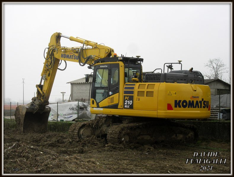 Komatsu 210-11.JPG