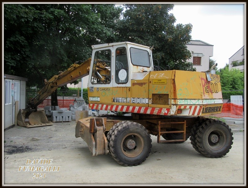 Liebherr A900B Dionisio 001.JPG