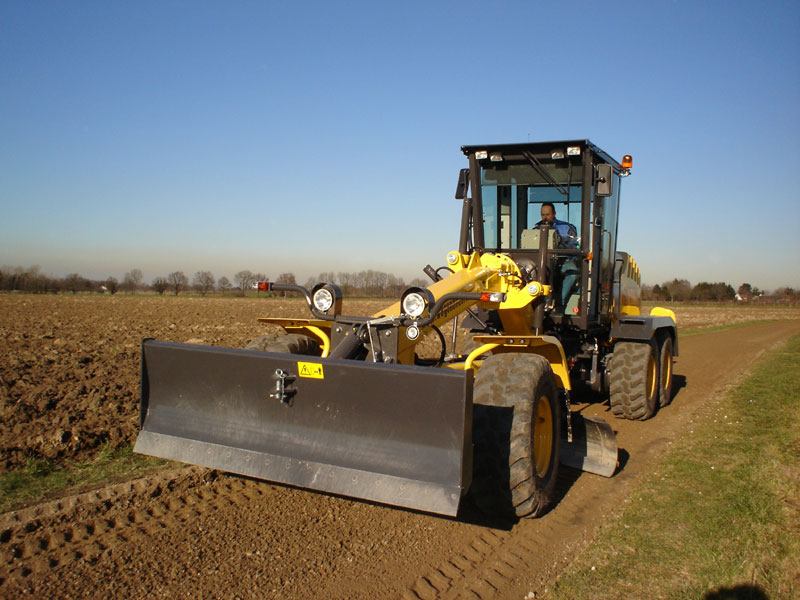 New-Holland-F106.6..jpg