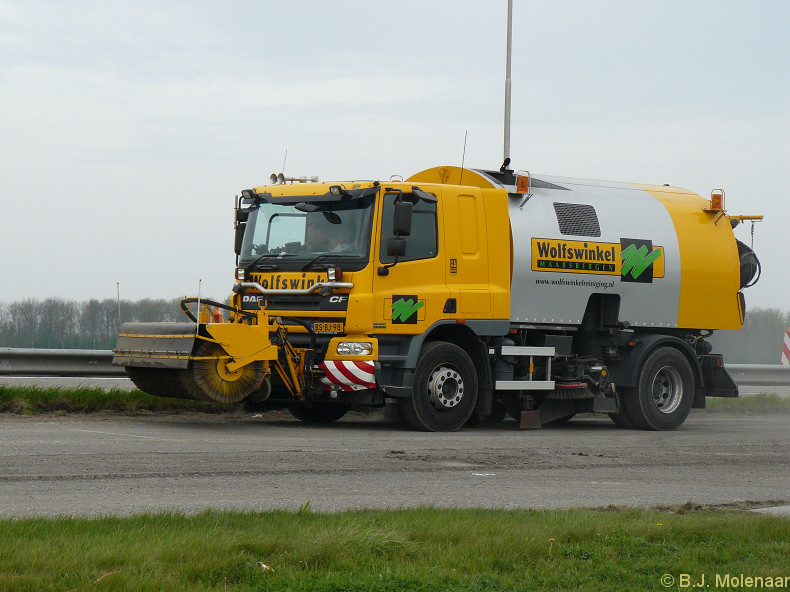 A7 Wieringerwerf, veegzuigwagen.jpg