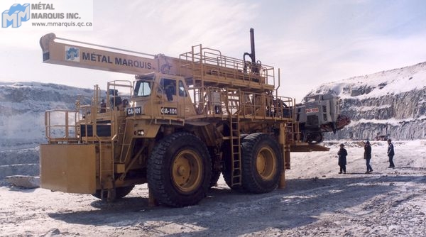 CATERPILLAR 777A Truck with Telescopic mast