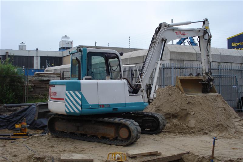 Takeuchi TB 070 002 (Medium).jpg